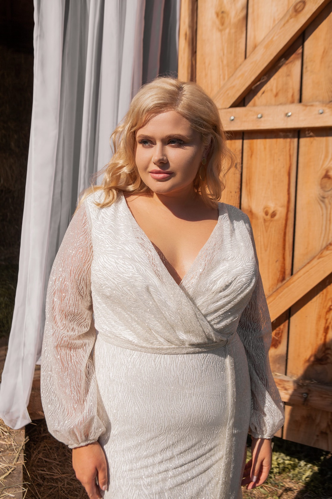 Plus-Size Wedding Dresses Guide For Brides Who Are Blessed With Curves!